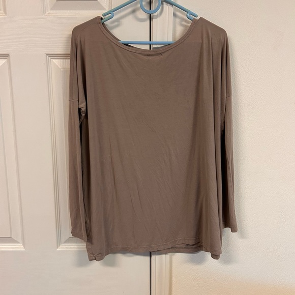 Piko 1988 Classic Taupe Long Sleeve Top, size M - Picture 6 of 6